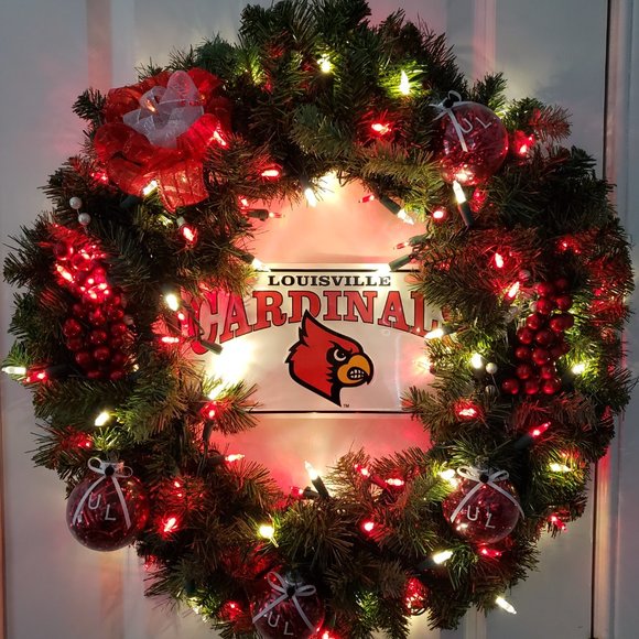 Lighted U of L Christmas Wreath - Picture 2 of 2